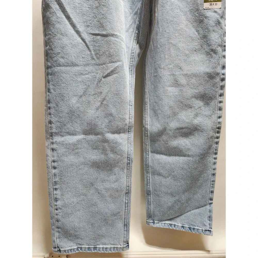 Wrangler Five Star Regular Fit Jeans – Men’s 36x30 Light Wash.           #101